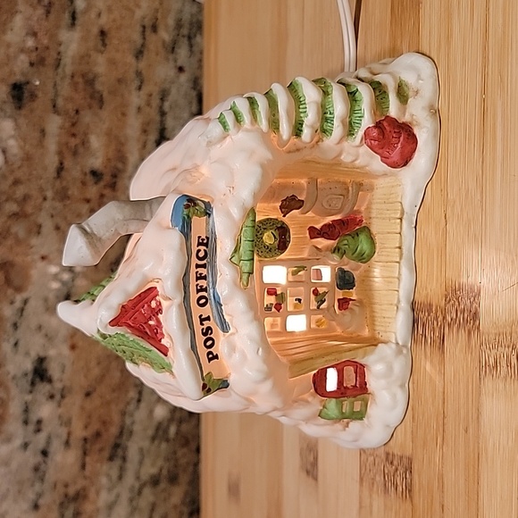 Vintage Porcelain lighted Post Office Cottage House Santa Village - Picture 2 of 3